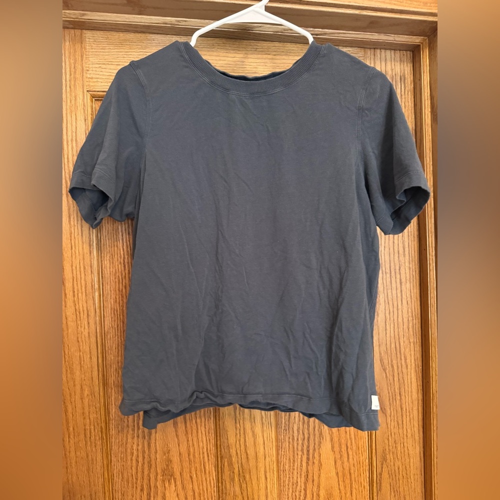 Women’s Vuori grey basic tshirt, size L, EUC
